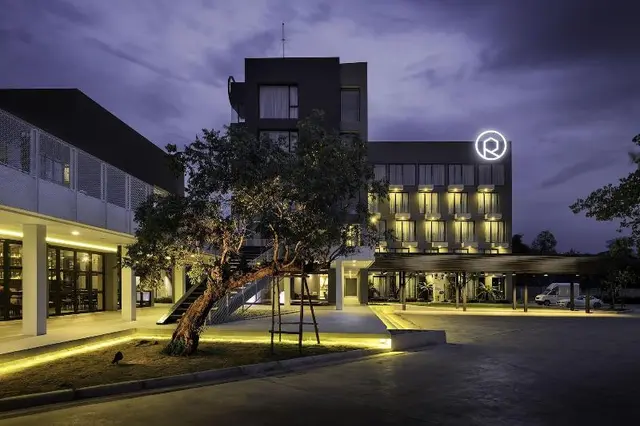 R Photo Hotel
