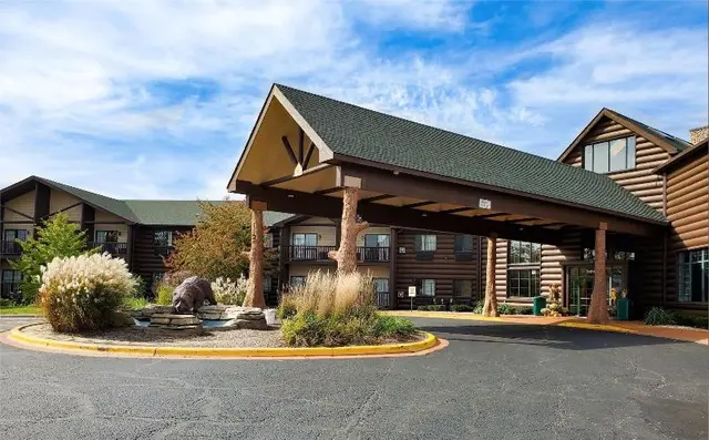 Grand Bear Resort At Starved Rock