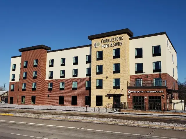 Cobblestone Hotel & Suites - Appleton Internationa