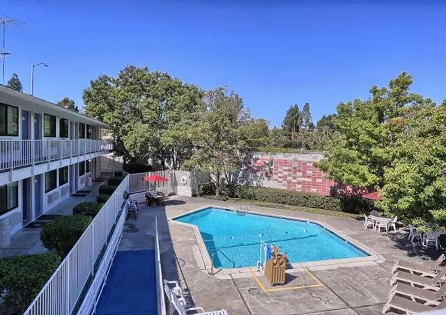 Super 8 By Wyndham Walnut Creek