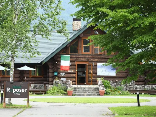 Reposer Hakuba