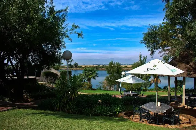 Waterfront Country Lodge