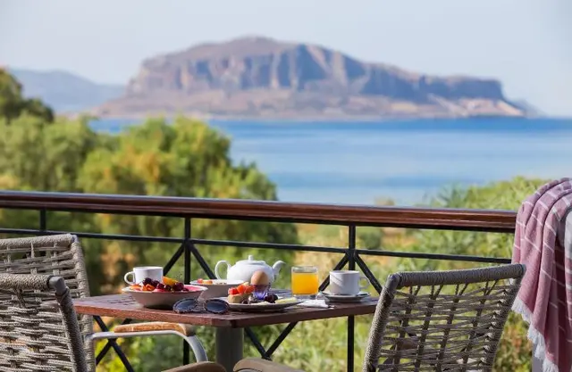 Iris Beach Hotel
