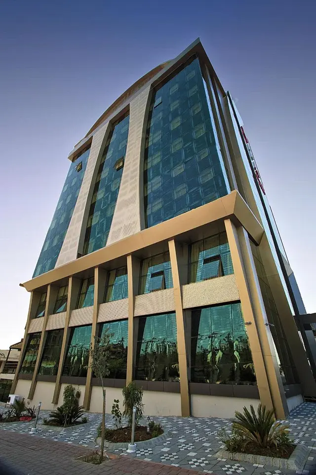 Edis Premier Hotel