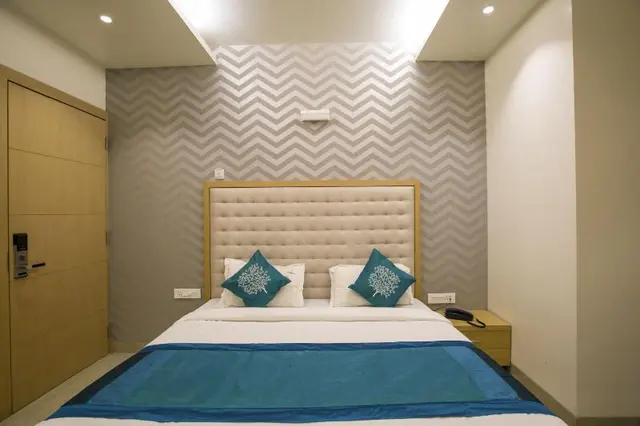 3774 Hotel Naman Palace