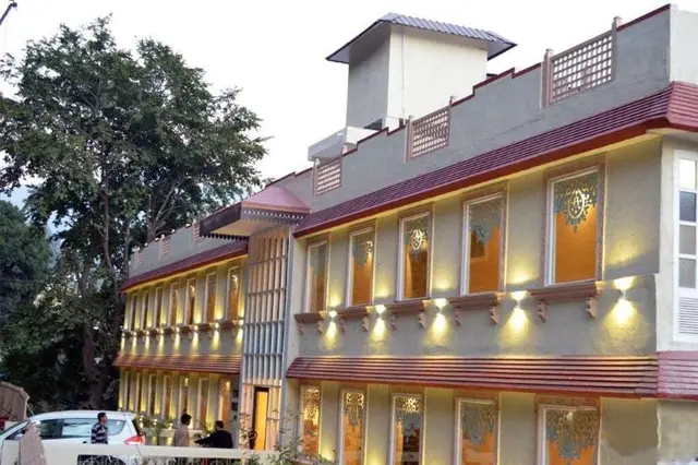 Yog Niketan By Sanskriti
