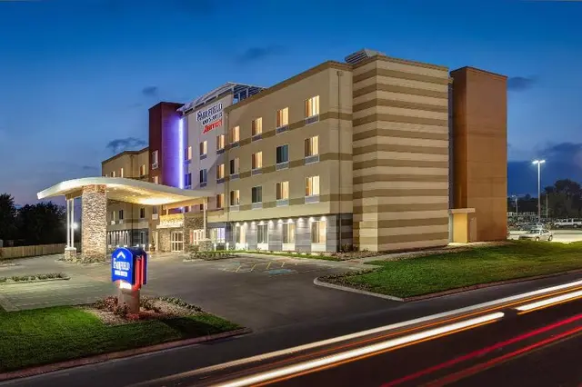 Fairfield Inn & Suites by Marriott Lincoln Crete