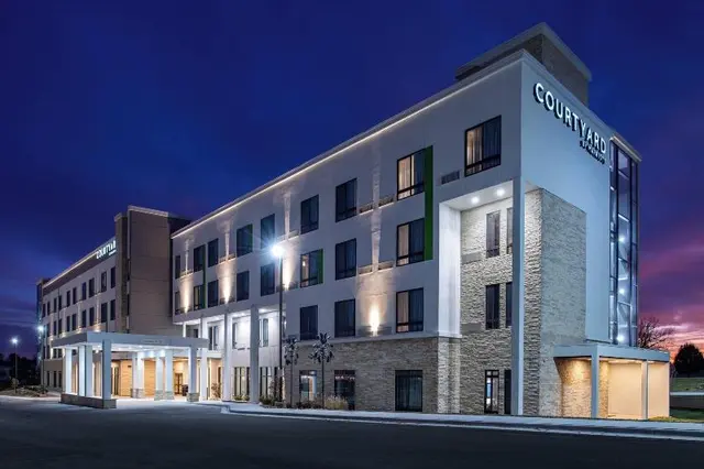 Courtyard By Marriott Kansas City Olathe
