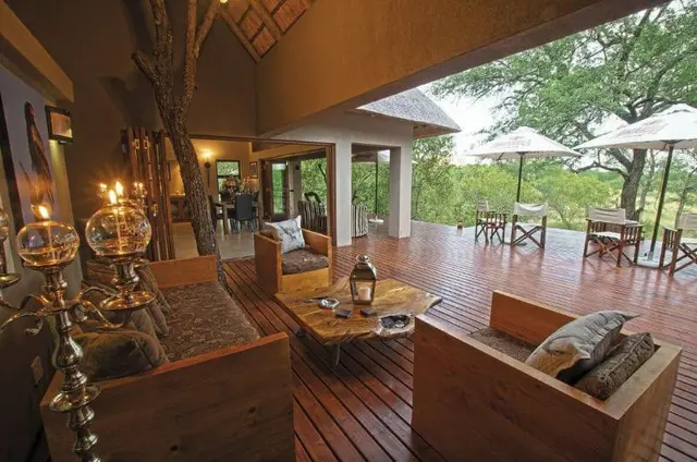 Raptor Retreat Game Lodge