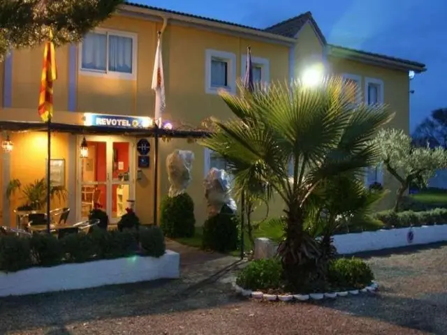 Brit Hotel Salon De Provence