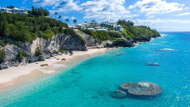 Azura Bermuda