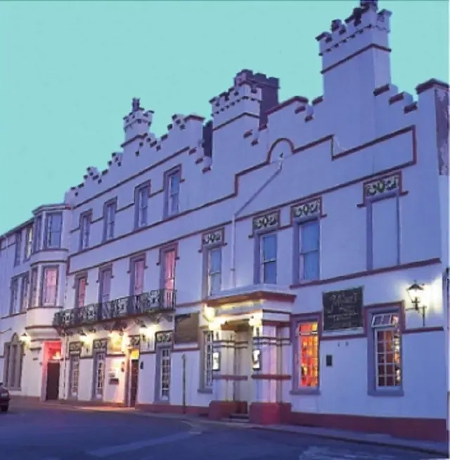 The Falcon'S Nest Hotel