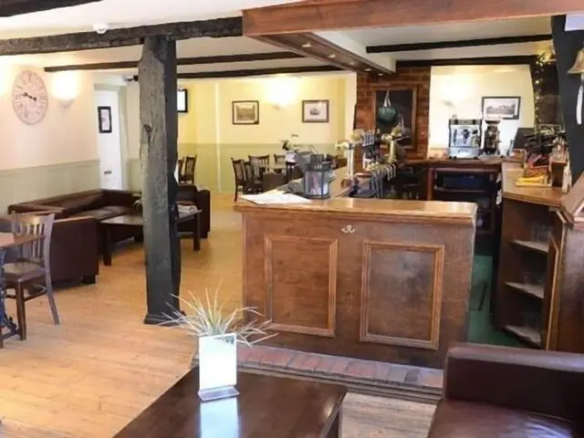 The Hollies Inn