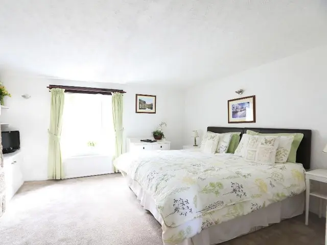 The Willow Restaurant & Cottages