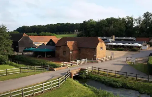 Tewin Bury Farm Hotel