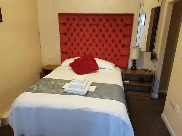 Dorset Arms Hotel