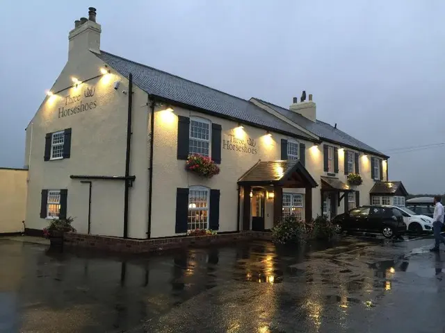 The Three Horseshoes