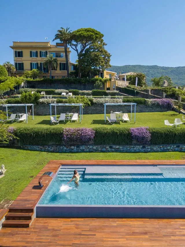 Villa Riviera Resort