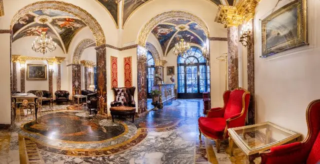 Des Epoques Hotel
