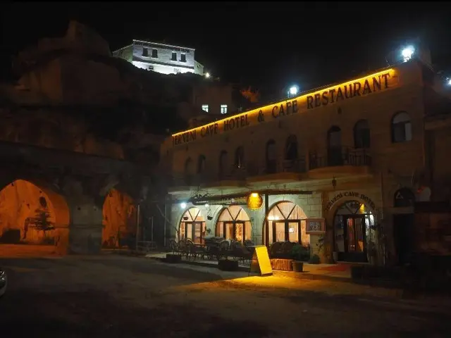 Jerveni Cave Hotel