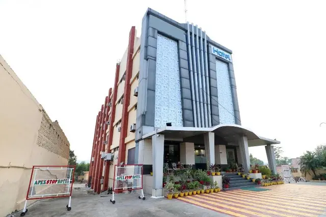 4839 Apex Hotel Baddi