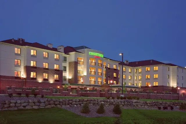 Courtyard Madison East