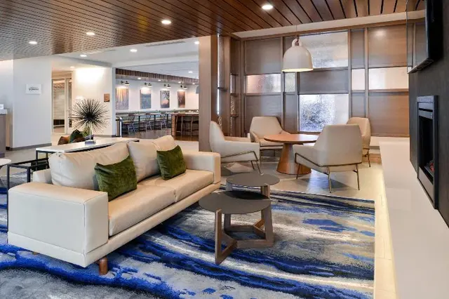 Fairfield Inn & Suites by Marriott Minneapolis Sha