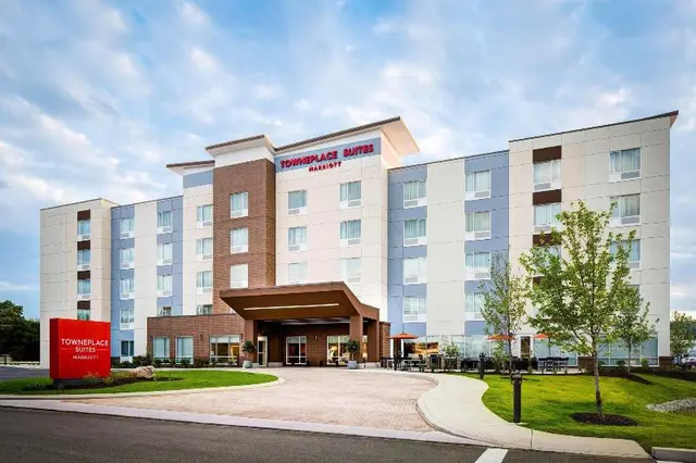 Towneplace Suites By Marriott Grand Rapids Airport