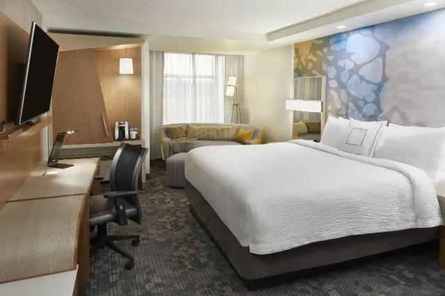 Courtyard By Marriott Oshawa