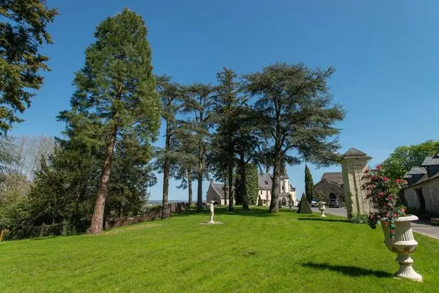 Château Le Prieuré - Younan Collection