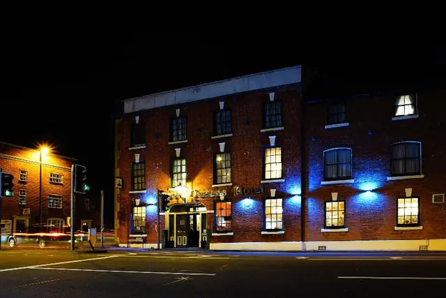 Three Queens Hotel