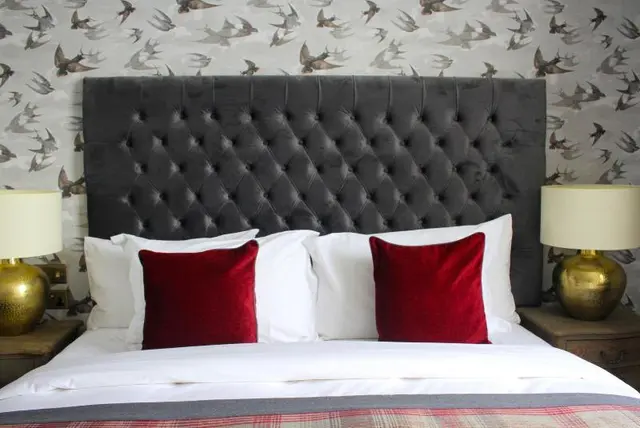 The Hayden Pub & Rooms