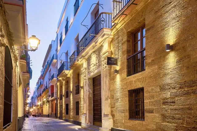 Tandem Torres De Cádiz Suites
