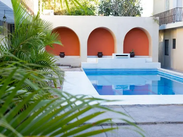 Hotel Zirahuen