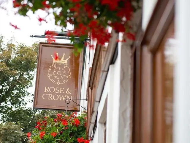 The Rose And Crown