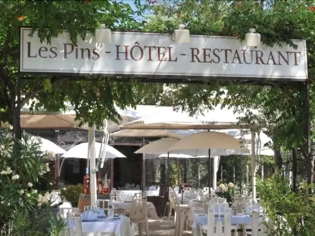 Hotel Restaurant Les Pins