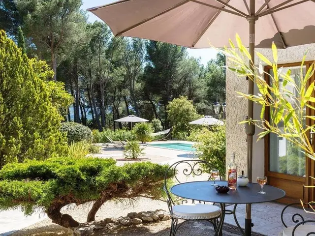Les Mazets Du Luberon