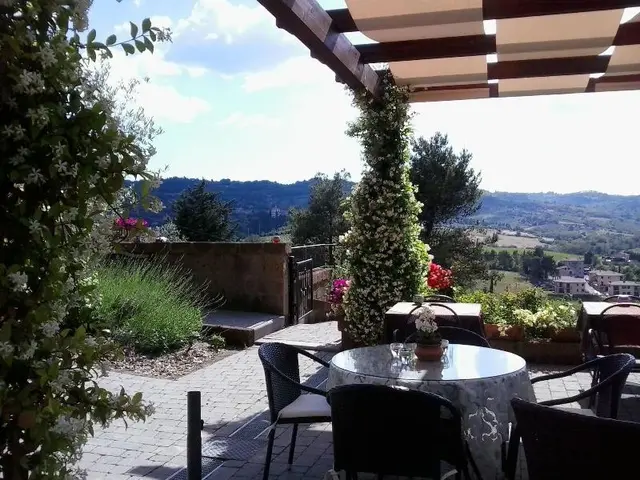 B&B Chiara e Benedetta (La villa degli Ulivi)