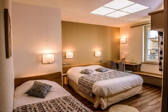 Logis Hôtel le Cheval Rouge