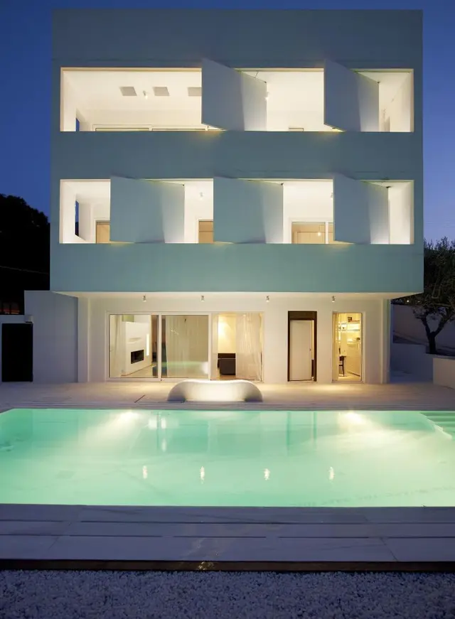 Infinity White Complex