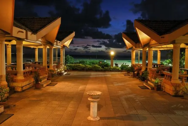 Paradise Isle Beach Resort