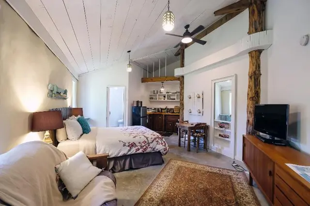Owl's Nest Suites