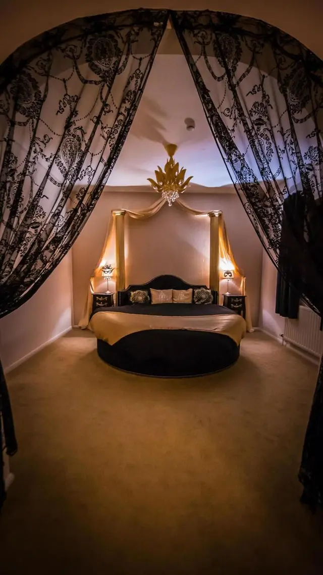 Gray Manor Hotel