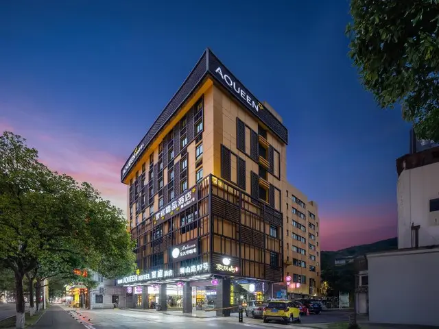 Zhuhai Aqueen Hotel