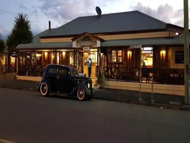 Bororen Hotel Motel