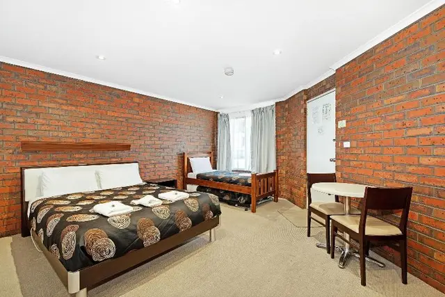 Golden Country Motel & Caravan Park