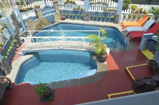 Grand Peninsula Suites