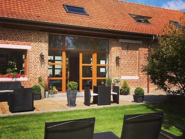 Au Coeur Des Hôtes