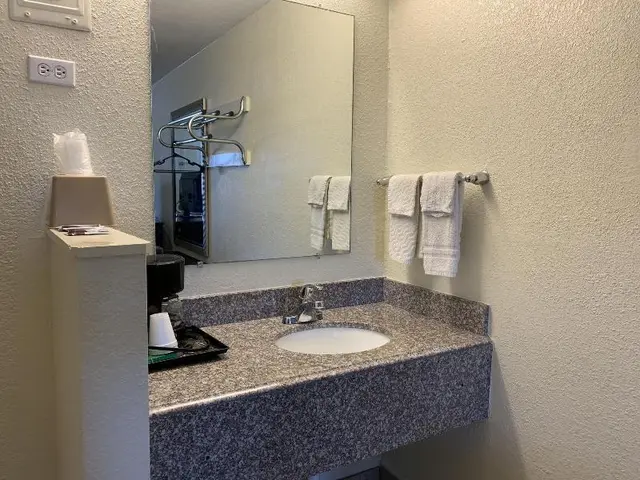 American Inn And Suites