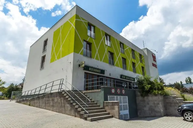 Nad Královnou Hotel & Restaurant